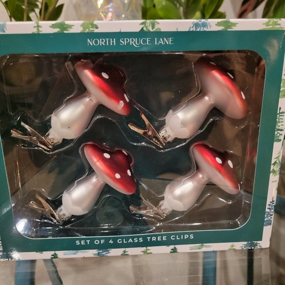 4x Red Mushroom Vintage Retro Glass Blown Toadstool clip-on Christmas Ornaments - Picture 4 of 4